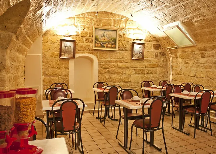 De Montmartre Szálloda 3*