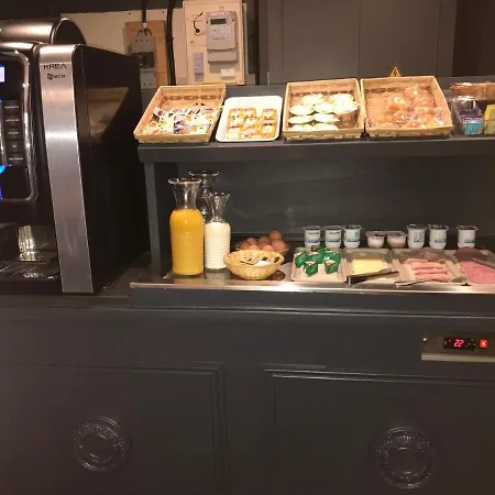 Hotel De Montmartre 3*