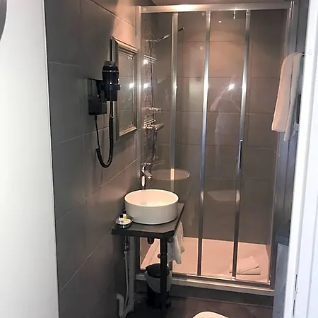 De Montmartre Отель 3*