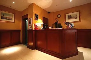 De Montmartre Hotell 3*